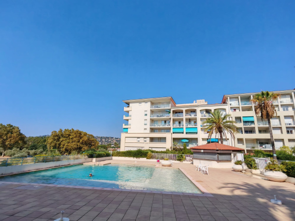 Offres de location Appartement Antibes 06160